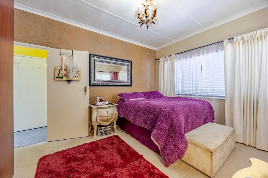 4 Bedroom Property for Sale in Oakdale Western Cape